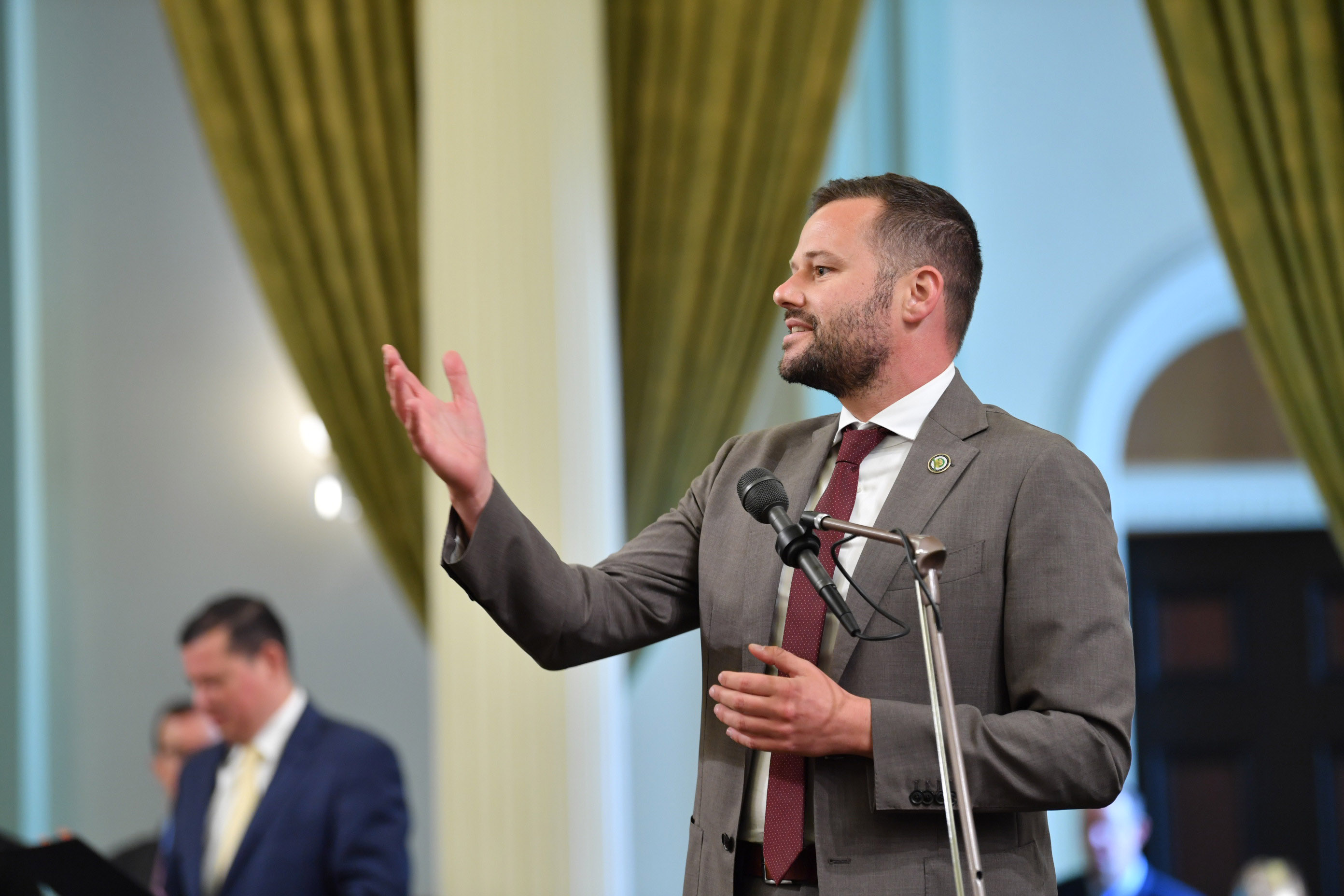 Assemblymember Haney Showing his Love for the Warriors on the Assembly Floor Official site